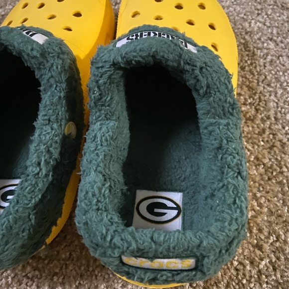 Greenbay Packers Adult Crocs - Yellow and Green - Picture 2 of 2